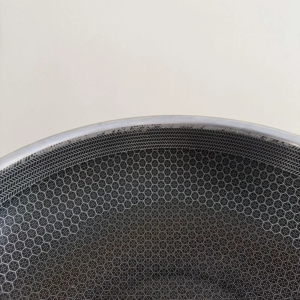 HexClad Hybrid Nonstick 12-in Wok Frying Pan (No Lid) USED *see Pictures*